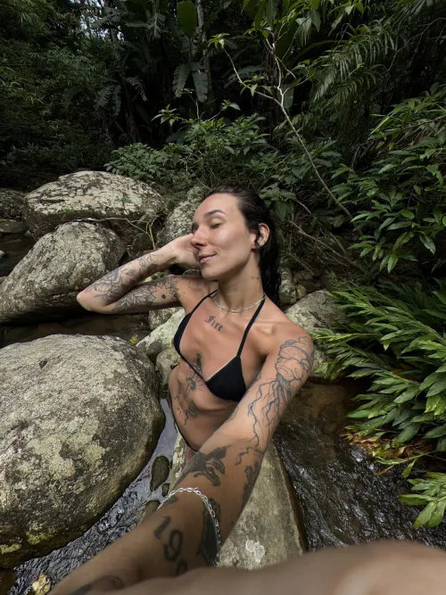 Taking a break after a long week at the ranch. Wanna come wit me?