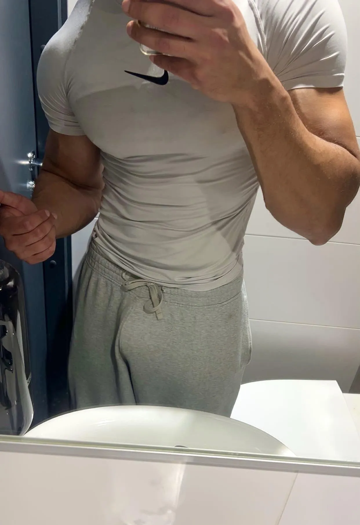 would u get distracted at the gym?