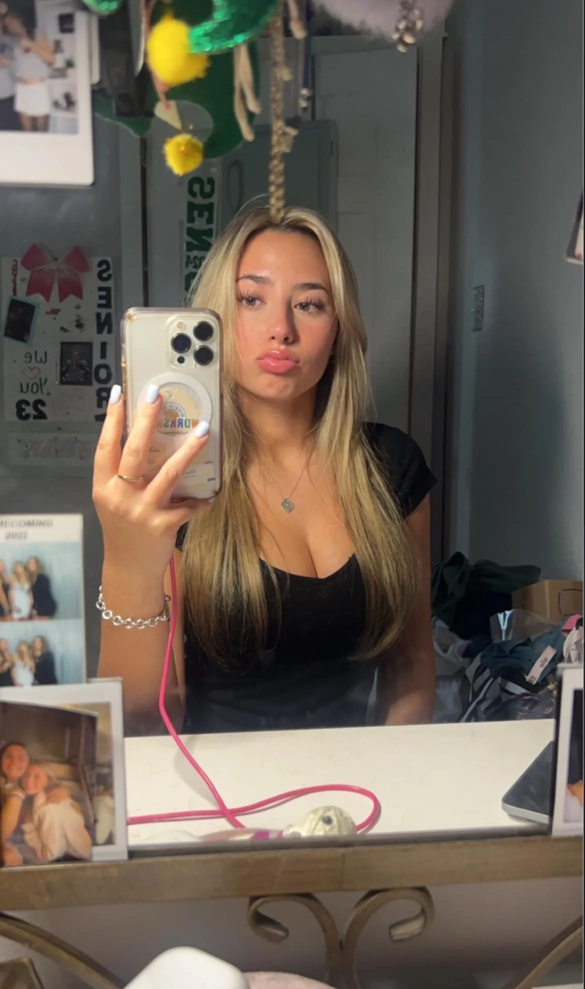 19F. You’re so weak for a college blonde. Get on your knees and serve my every last wish😘 19F. You’re so weak for a college blonde. Get on your knees and serve my every last wish😘