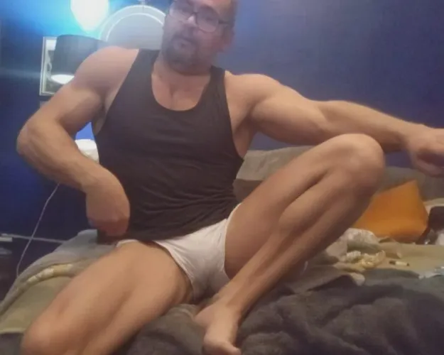 39 M looking for new connections and friends around the world