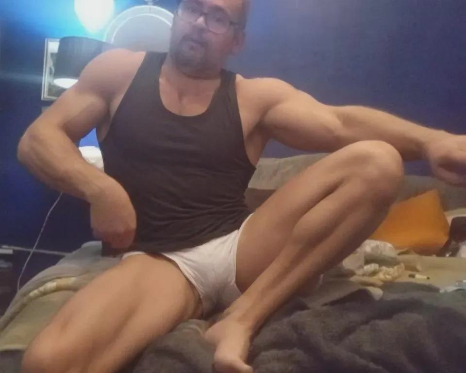 39 M looking for new connections and friends around the world