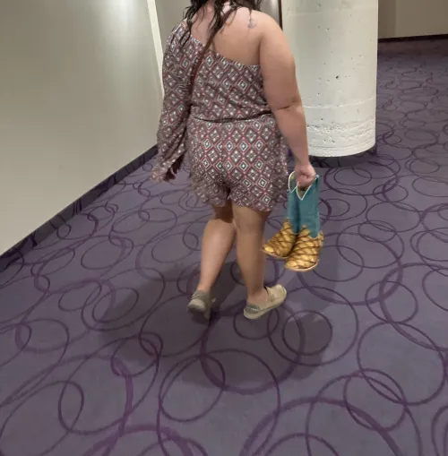 ISO of hung stud 8+ to hit on my wife. We arrive Saturday morning