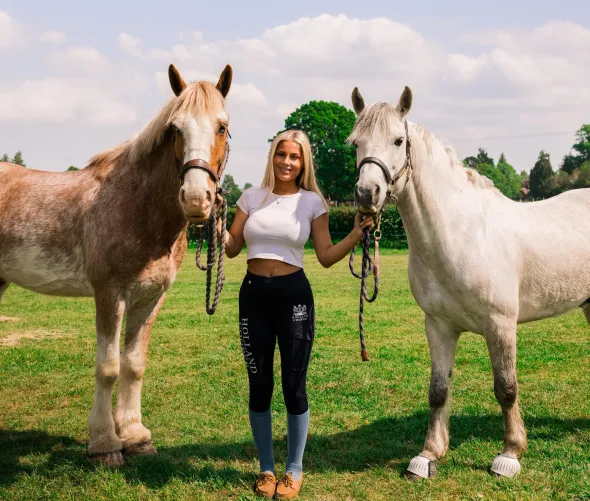 Just a small blonde with big jugs and 2 big boys