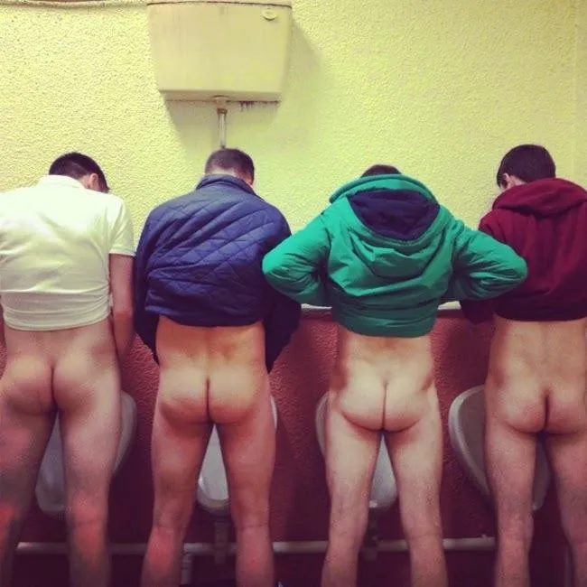 Urinal mooning