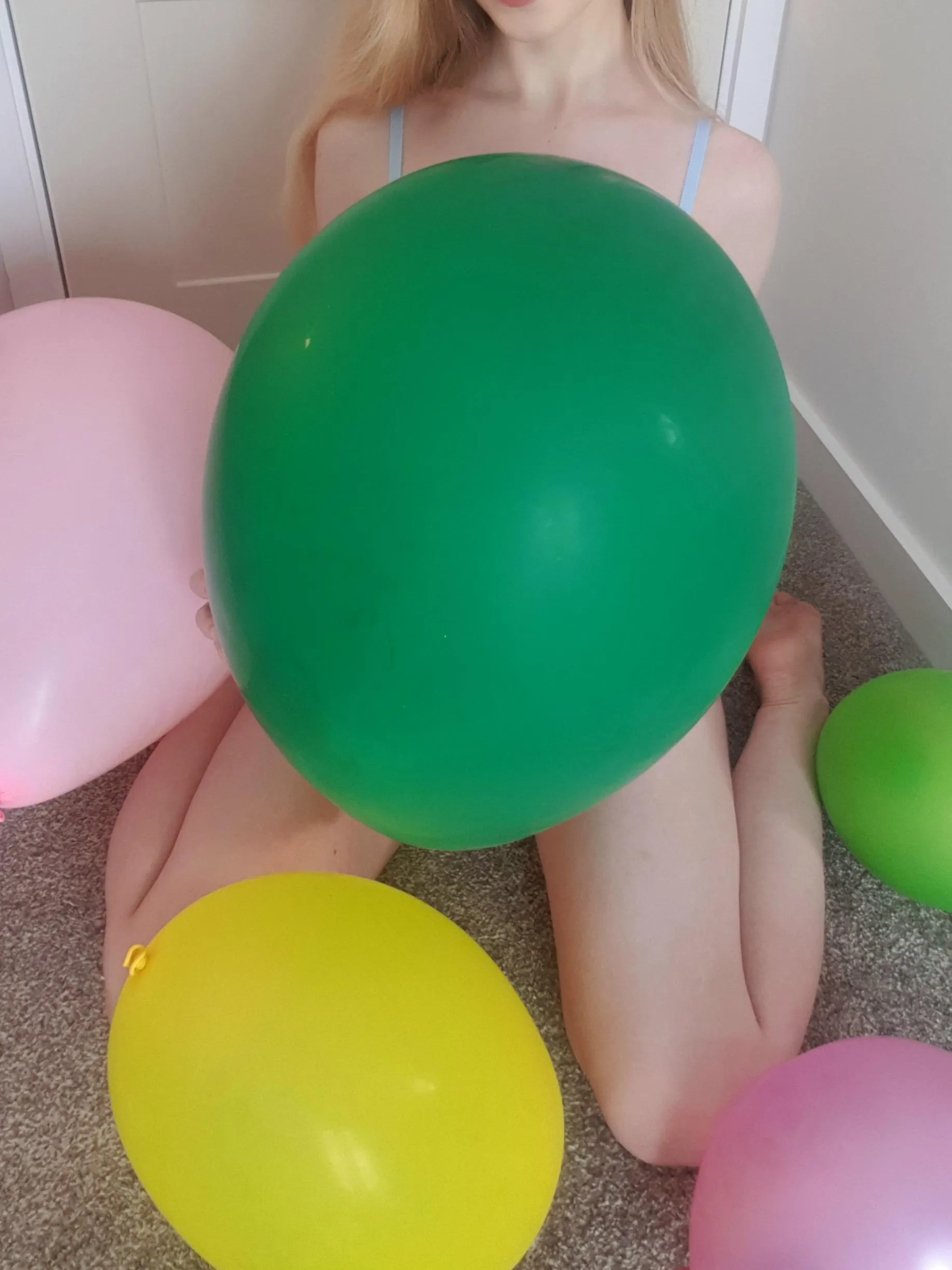 Want to see me pop these balloons?😋🎈