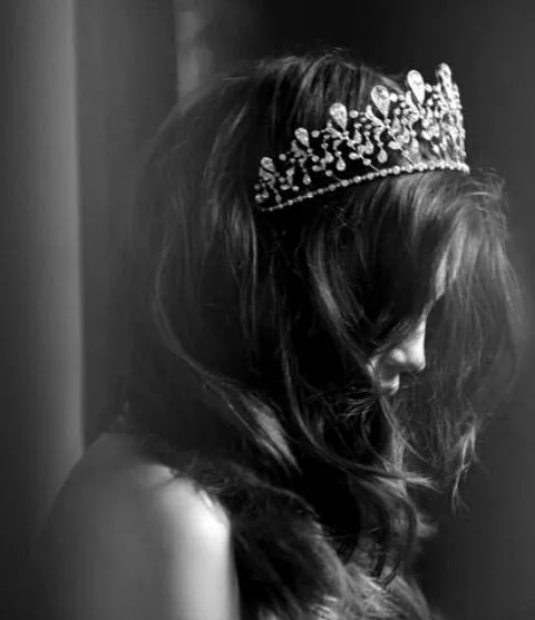 An entry into 👑 Queen 👑 Sunshine's Royal Journal. (Not for 🐖 to read) An entry into 👑 Queen 👑 Sunshine's Royal Journal. (Not for 🐖 to read)
