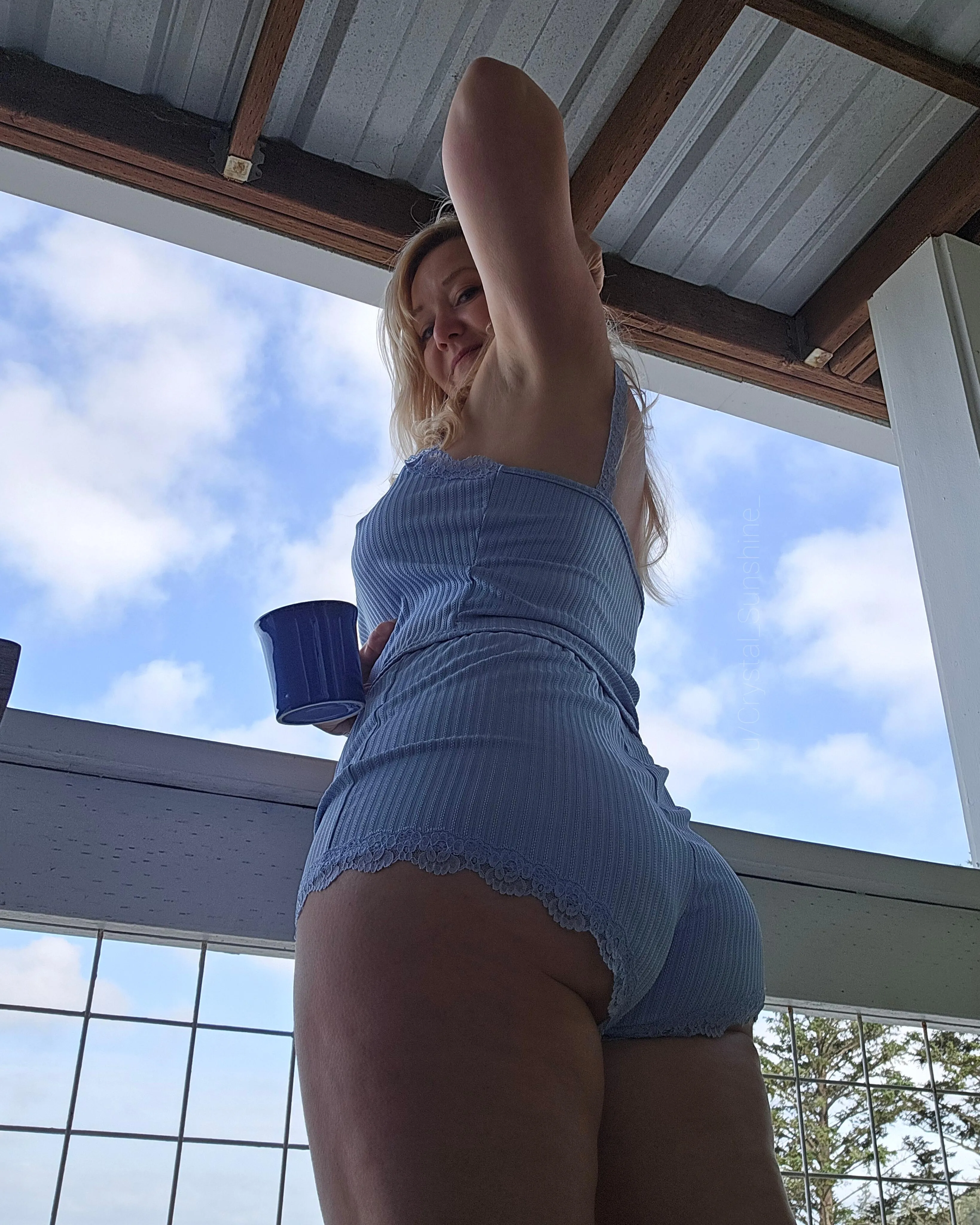 Coffee at the neighbors? [F51]