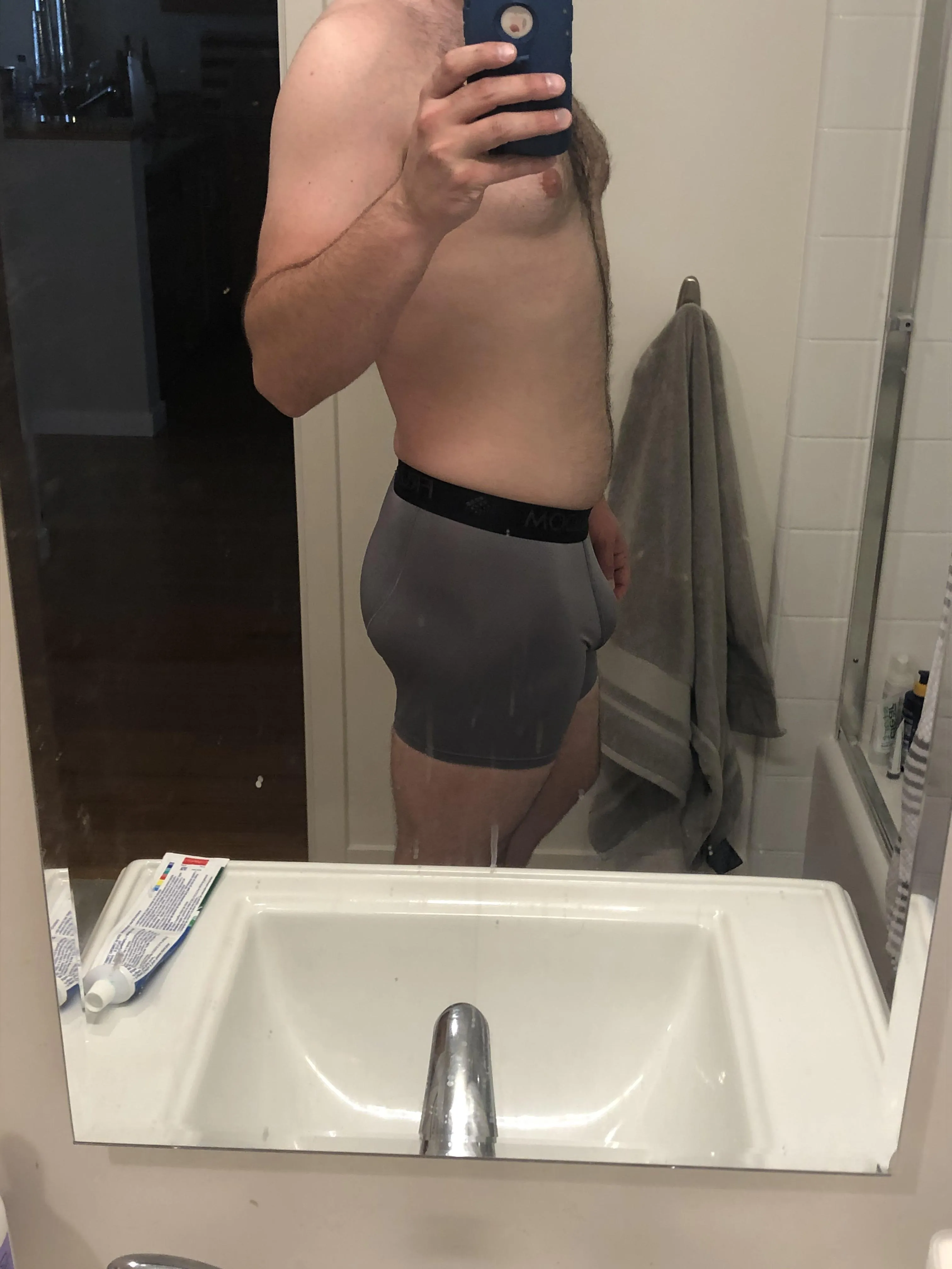 35 m4m North Providence. Looking to give discreet no recip head.