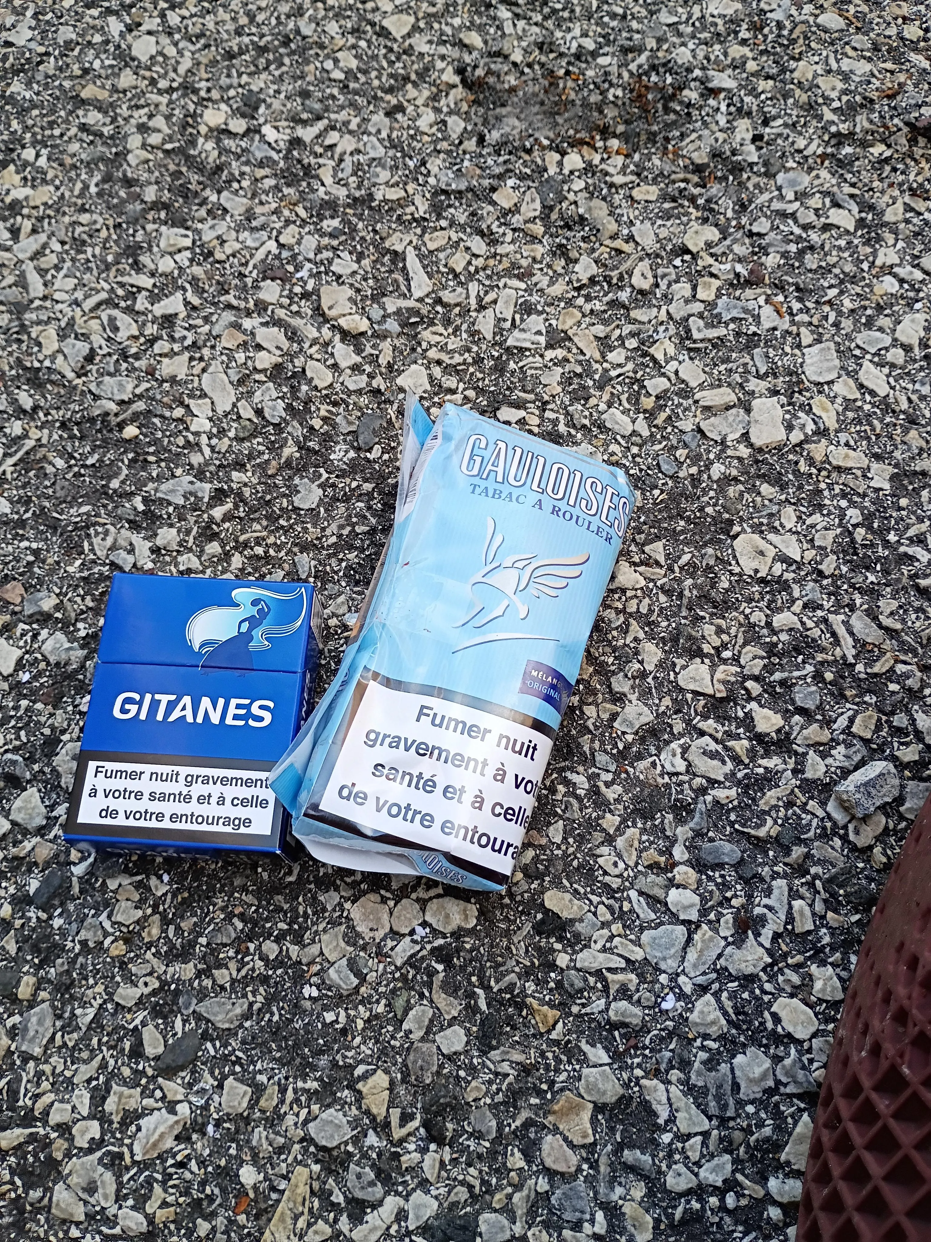 Got a sleeve of both, set for a while (Andorra products)