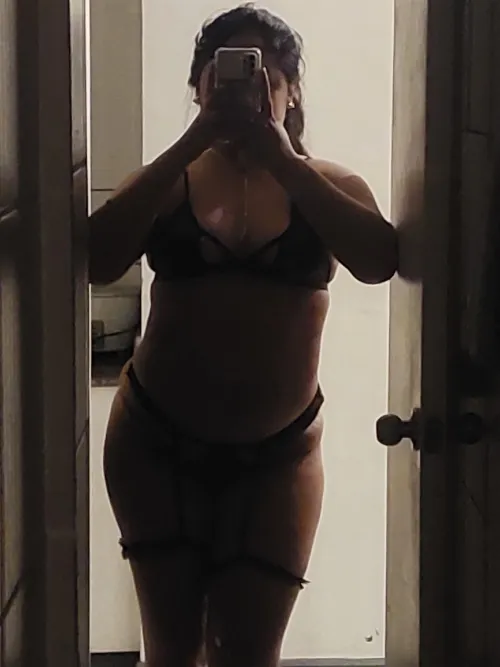 Help me undress this 🥵