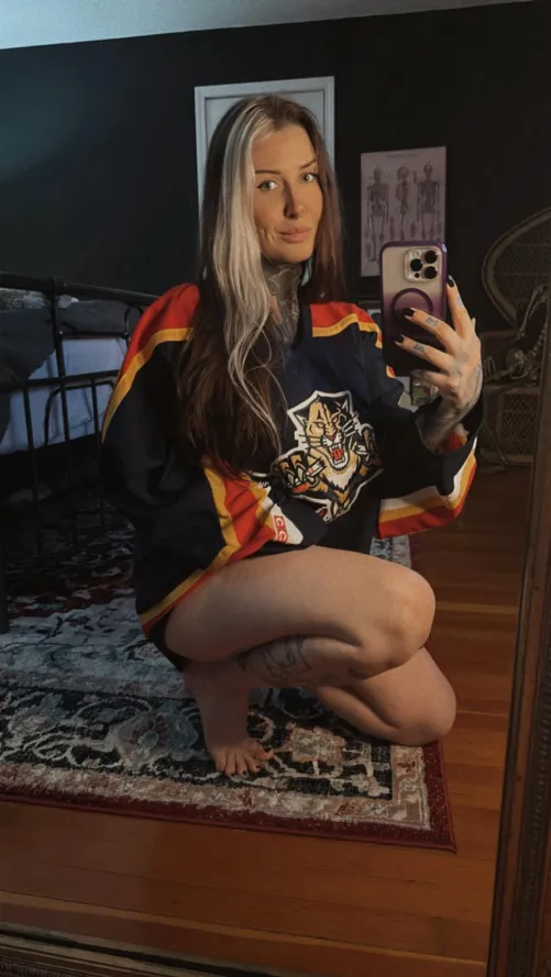 I don’t have an Oilers jersey, so rocking the panthers 😅
