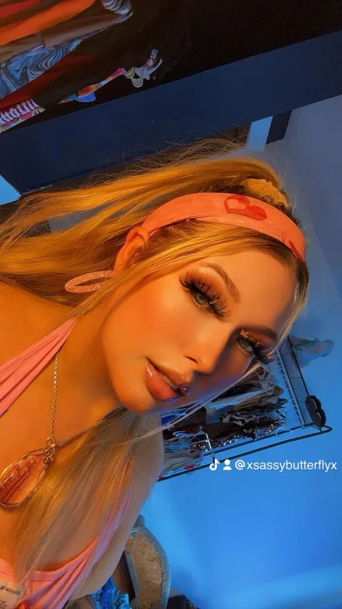 I know you want to see these huge f cups