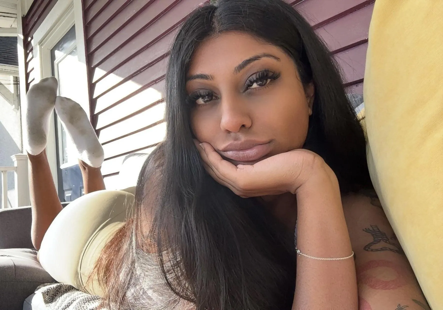 Ready to be captivated by the power of my feet?