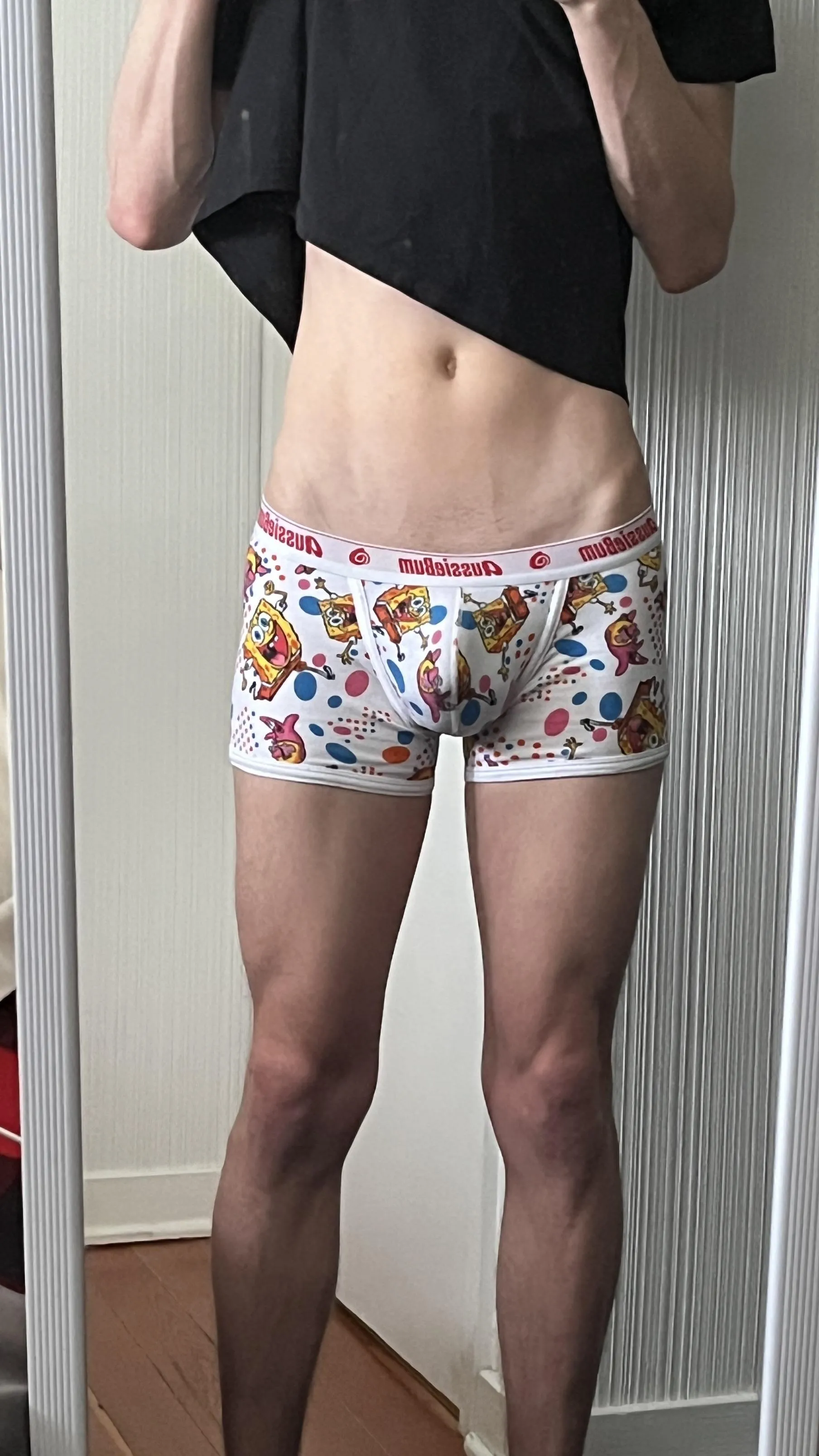 There are no hands on my waist, someone needs to fix that (23)