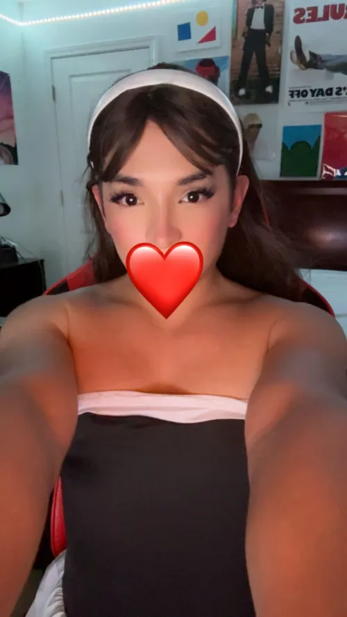 went for a sabrina carpenter inspired look here