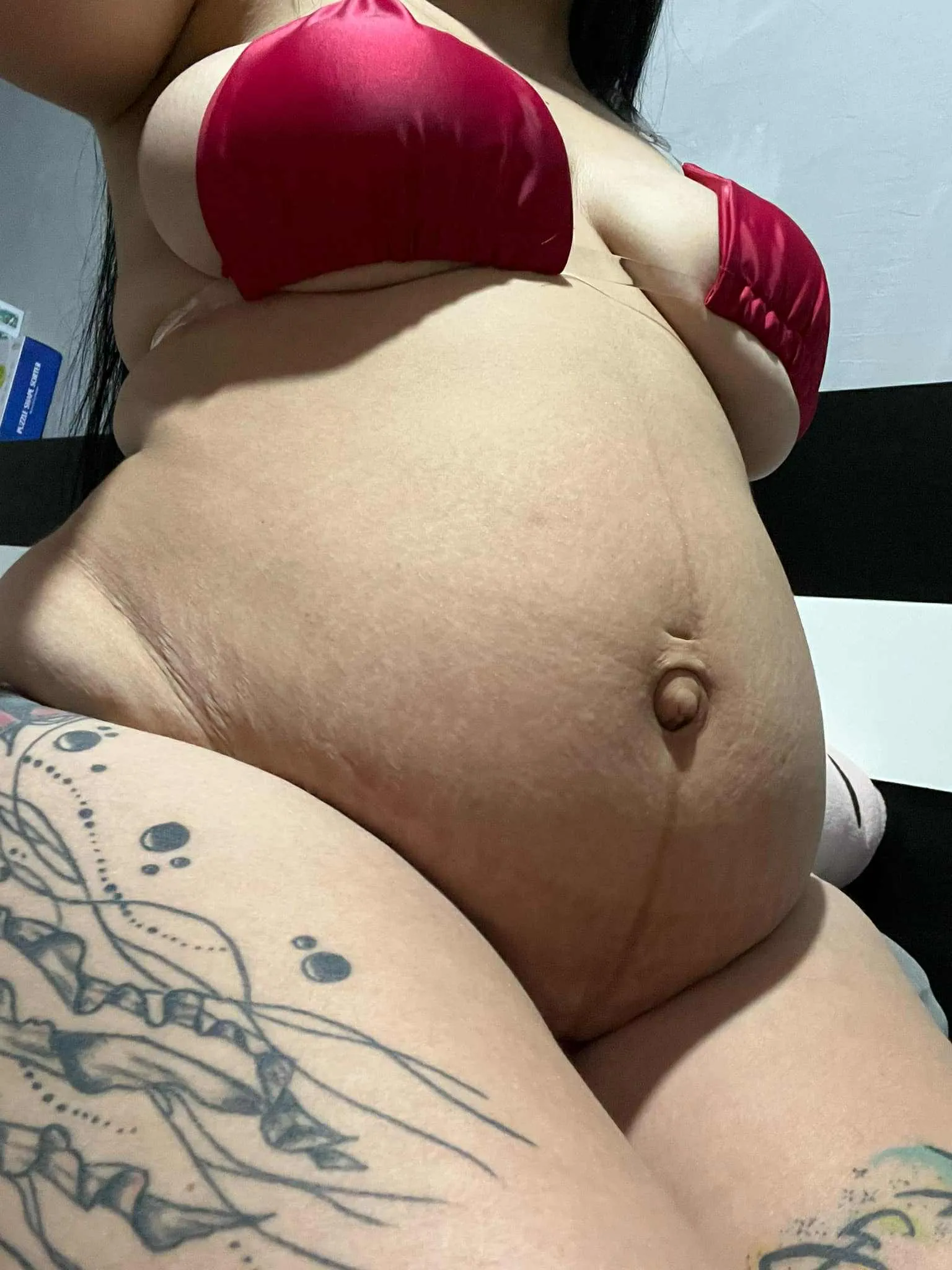 Would you like an older man? Just thinking about it makes me horny.