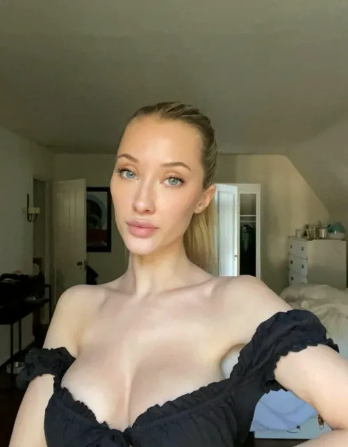 Bad girls doesn't show how bad they are on the first date.