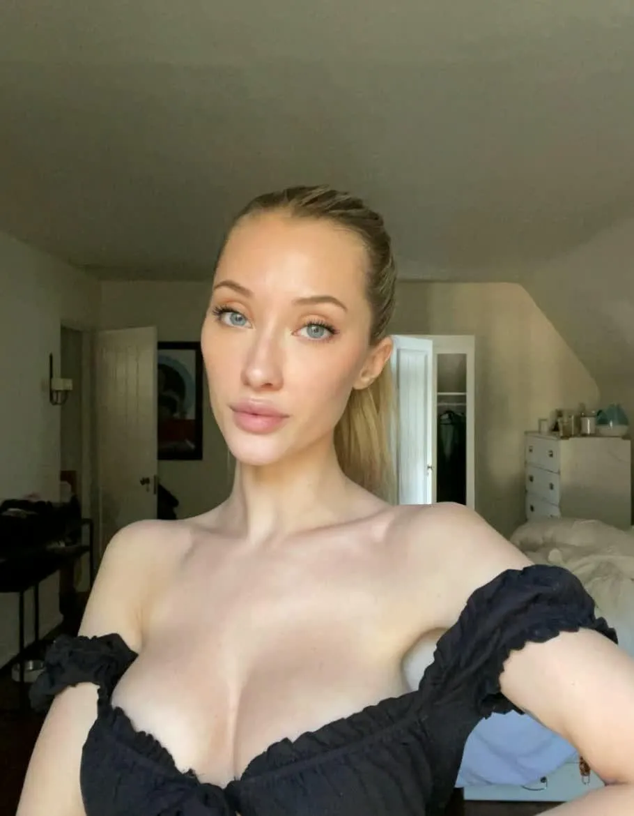 Bad girls doesn't show how bad they are on the first date.