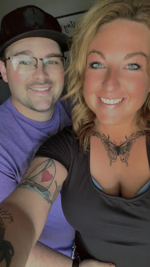 Edwardsville IL - M31 F30 - LF soft swap couples or a single female