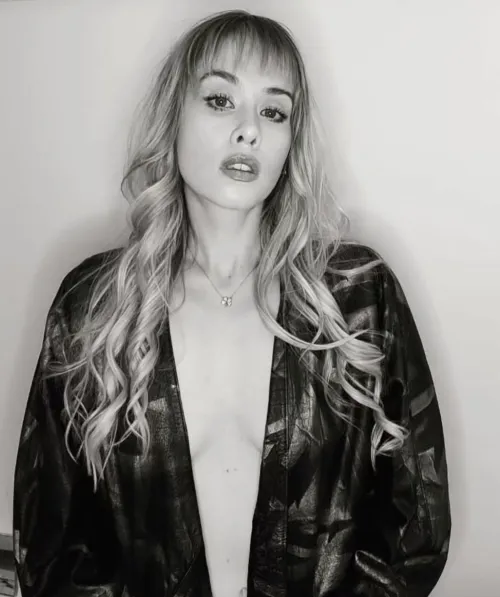 Elke Shari van den Broeck