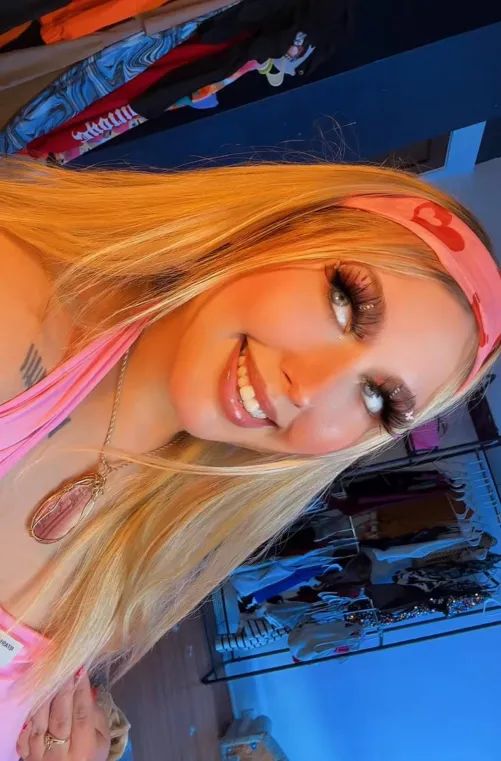 I have F cup tits 😏