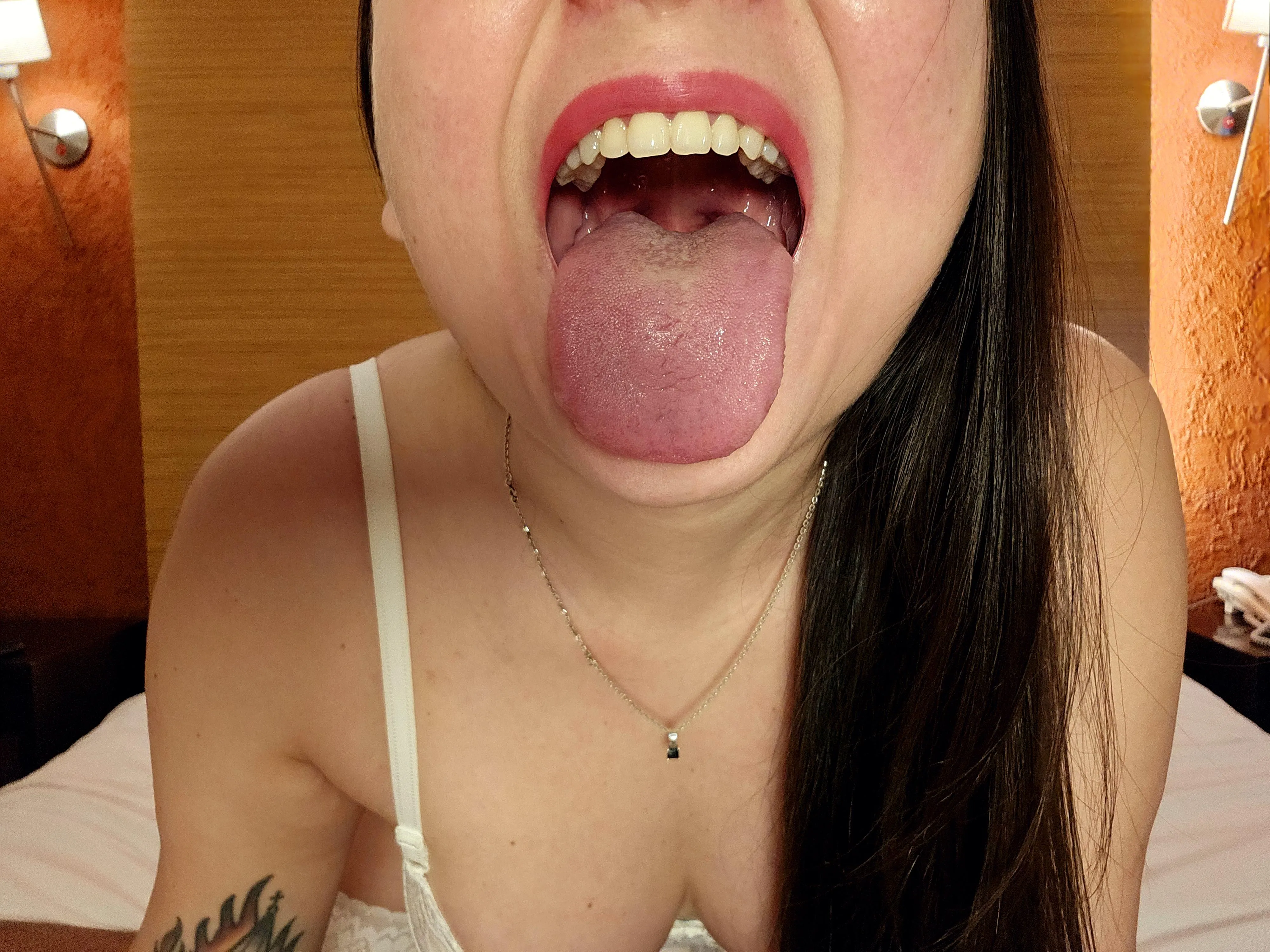 Jump towards me, your giantess is hungry