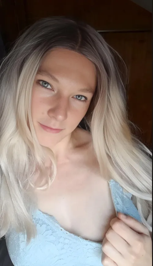 Milf that's bored and horny