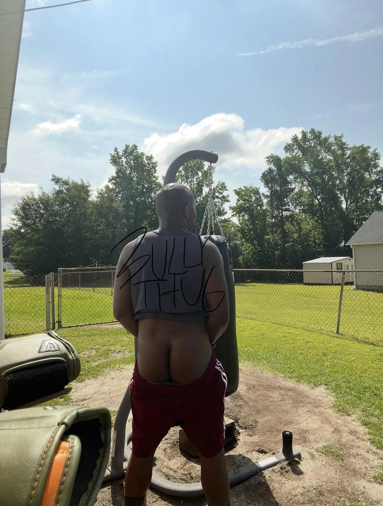 Muscle ass outside