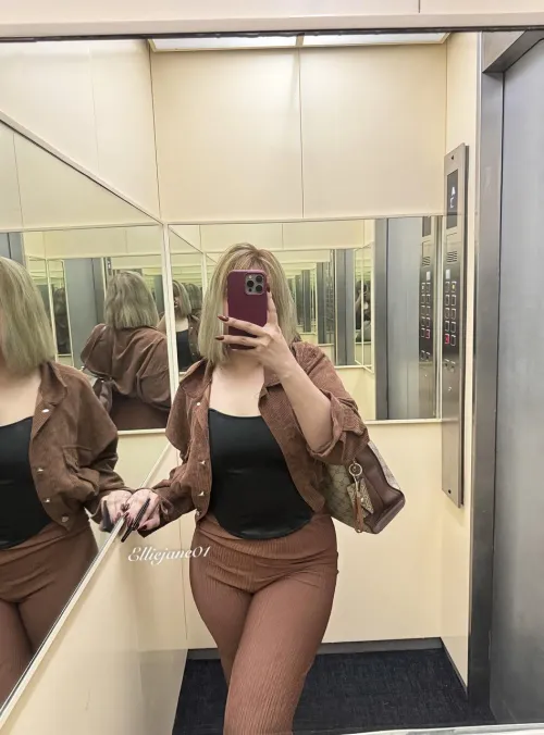 Tgram Elliejane01 short notice