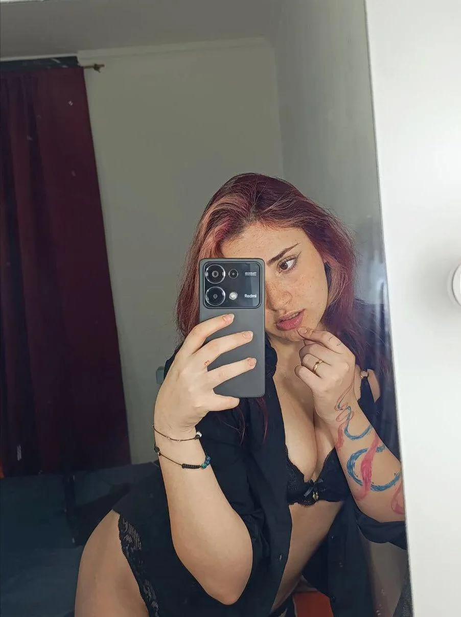 This lighting is flirting with me