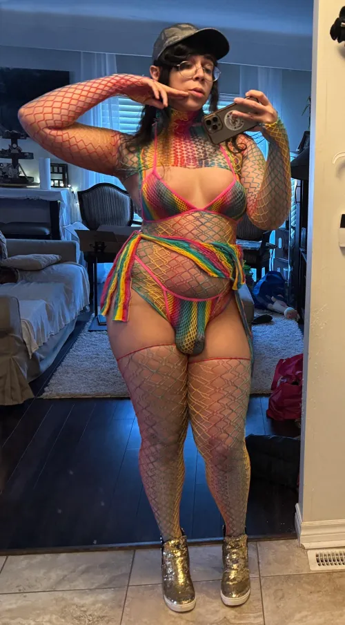 Yeah, I think I might be cooking with this look. 🌈😎🏳️‍🌈