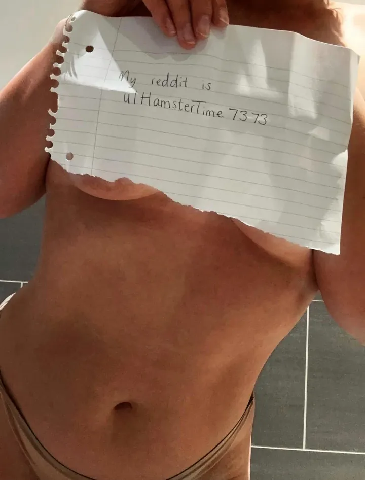 24 [F4M] #London - I have a hotel room for the weekend