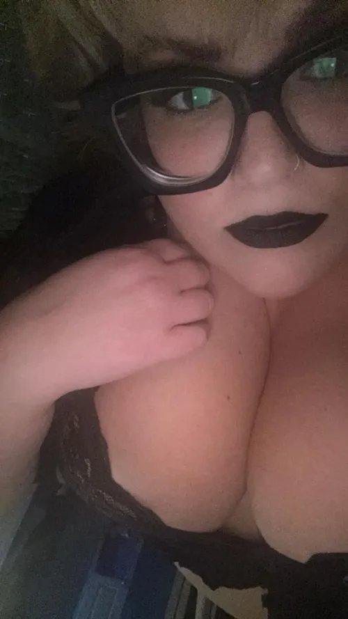New to this.... Goth Mommy