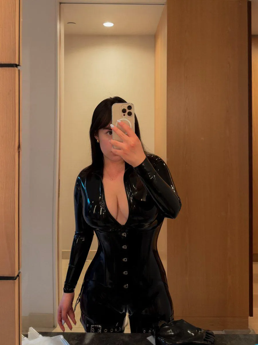 only the truly devoted and obedient subs ever get a taste of my dominance 💅