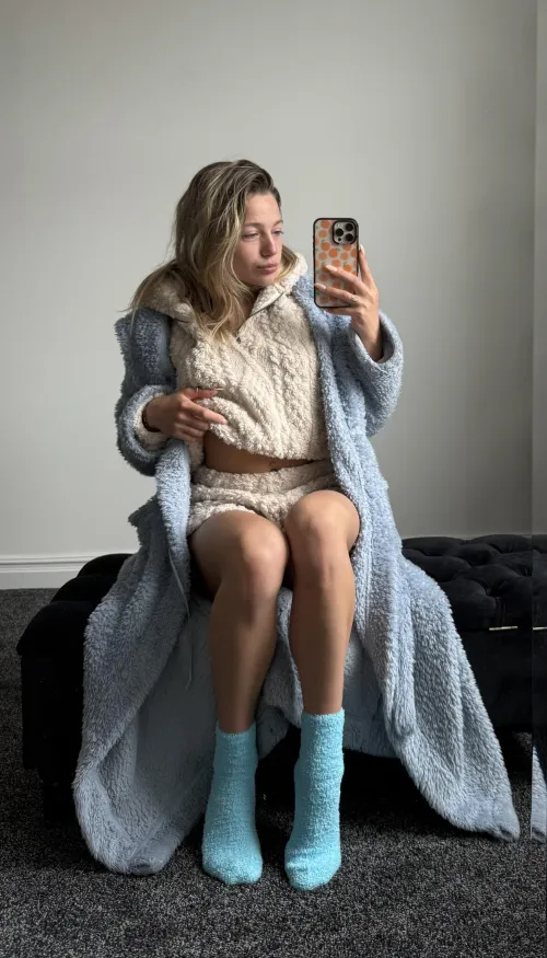 Should I include something fuzzy in my FIRST EVER GIVEAWAY? 😍 message me for the details 😝