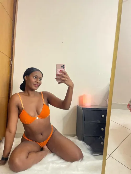 this orange set kinda matches the mood i'm in