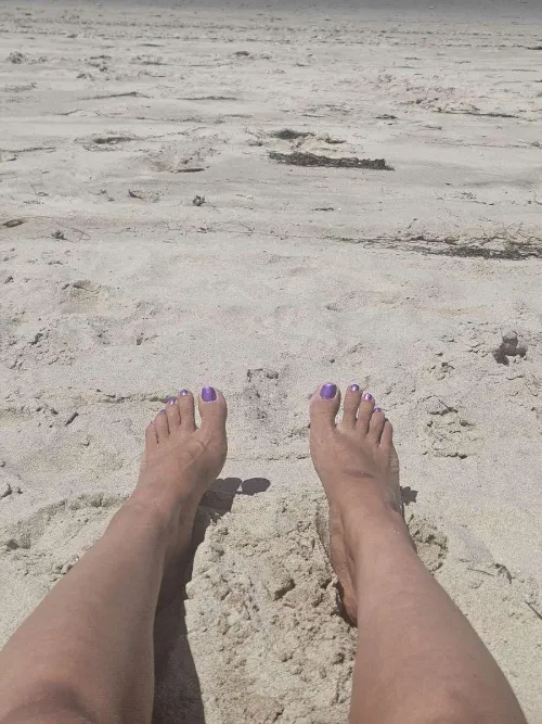 Anyone want to help me with the sand between my toes- size 10