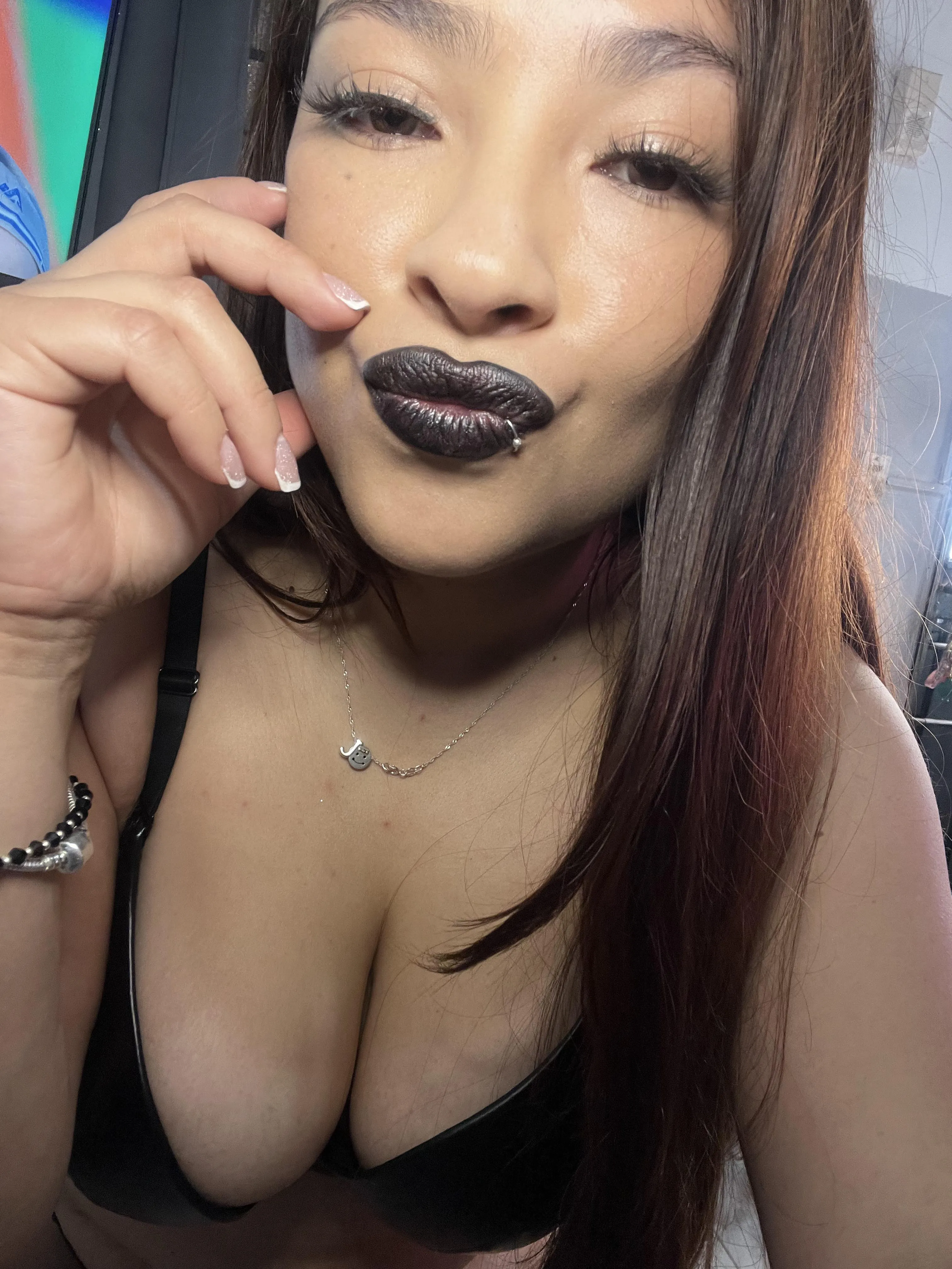 Be careful... there are lips that catch more than the eyes.