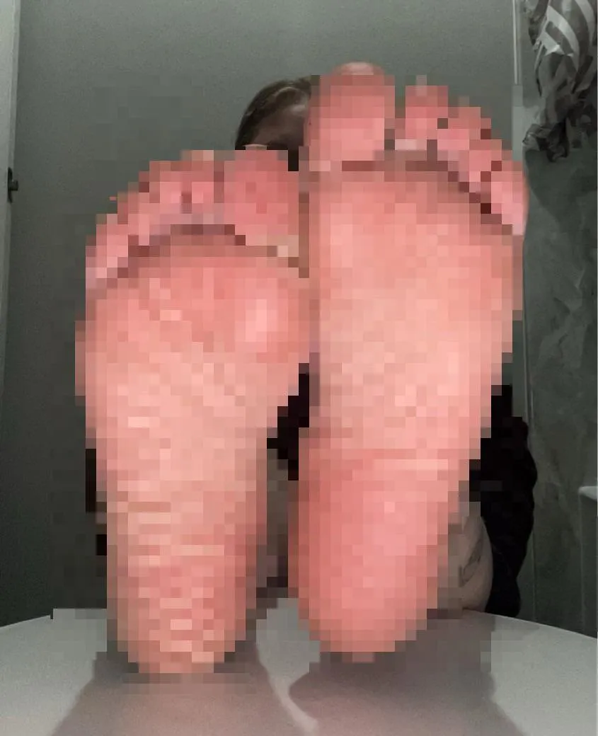 Does your wife know you rage jerk to my pixels?