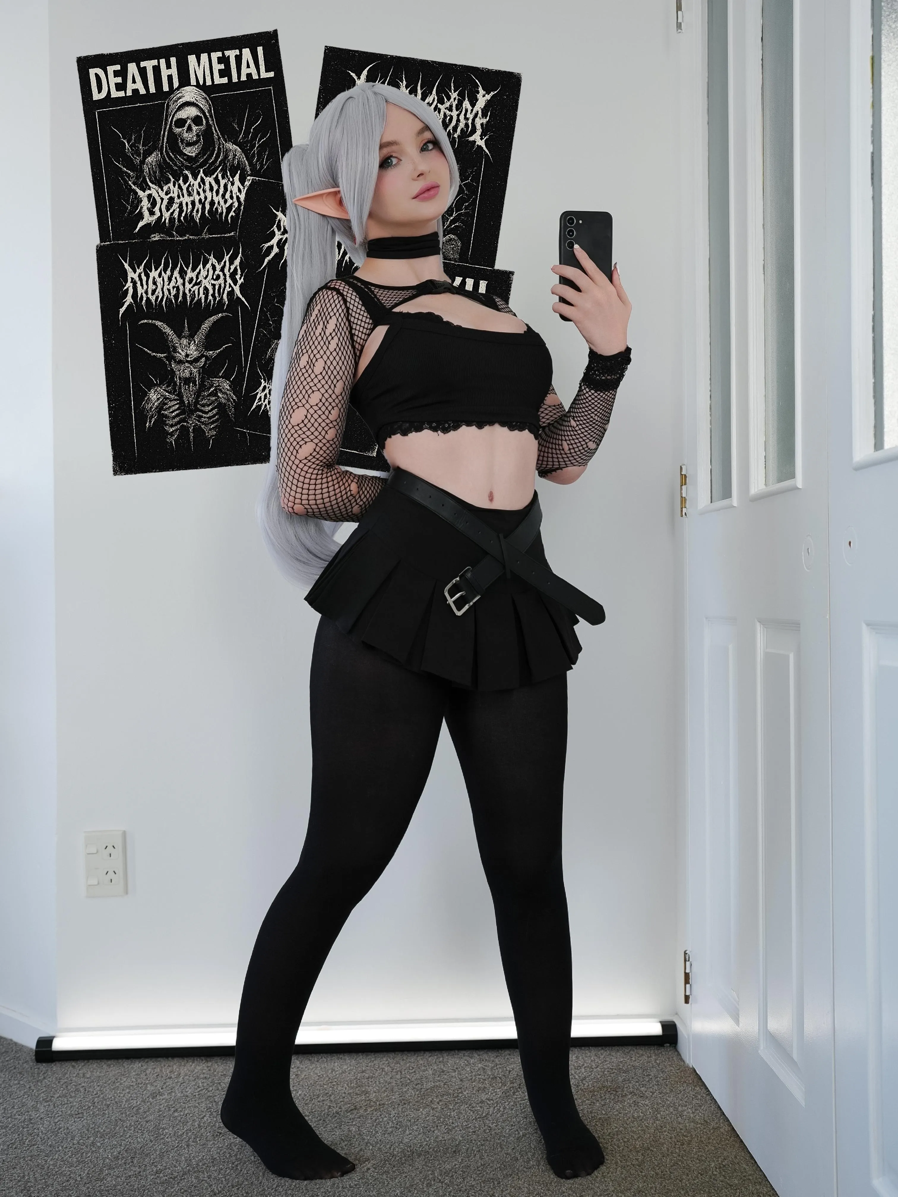 Frieren Goth cosplay by me, (Evie Lee Mikomin)