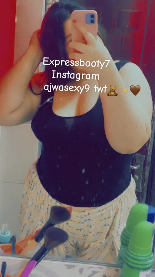 Guess which color pen*y I’m wearing rn ?