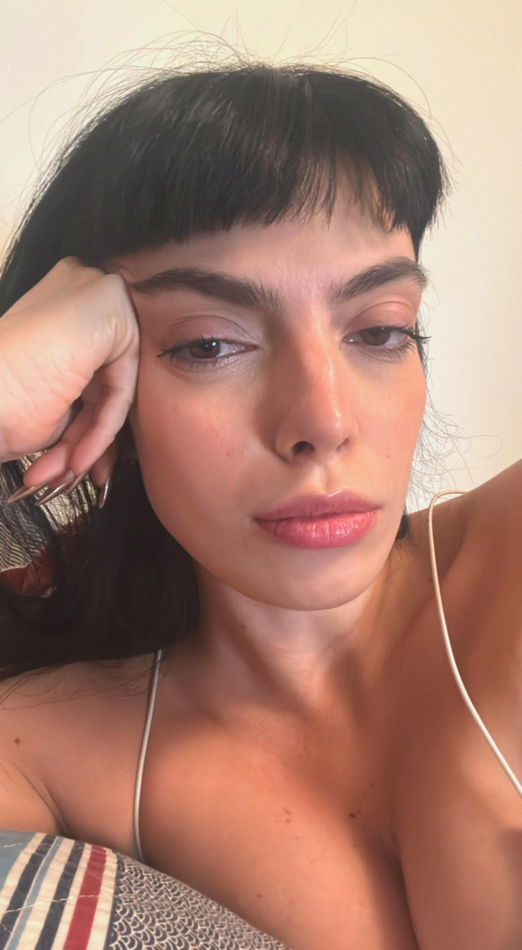 i think my bangs suits my big nose