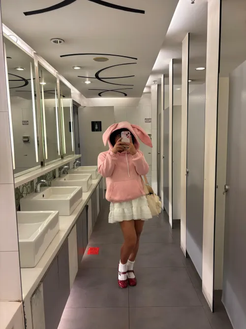 Please subscribe to my fansly ☺️