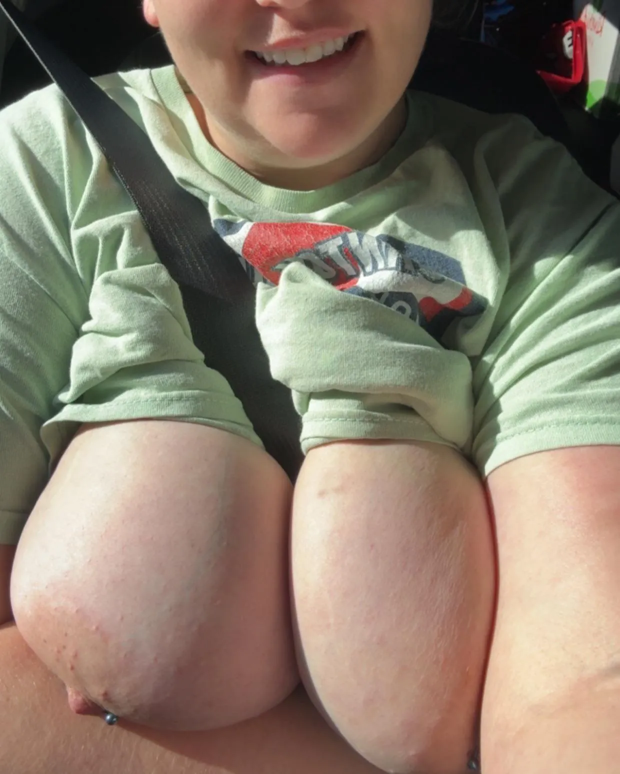 Road trip titties to Nashville 😘