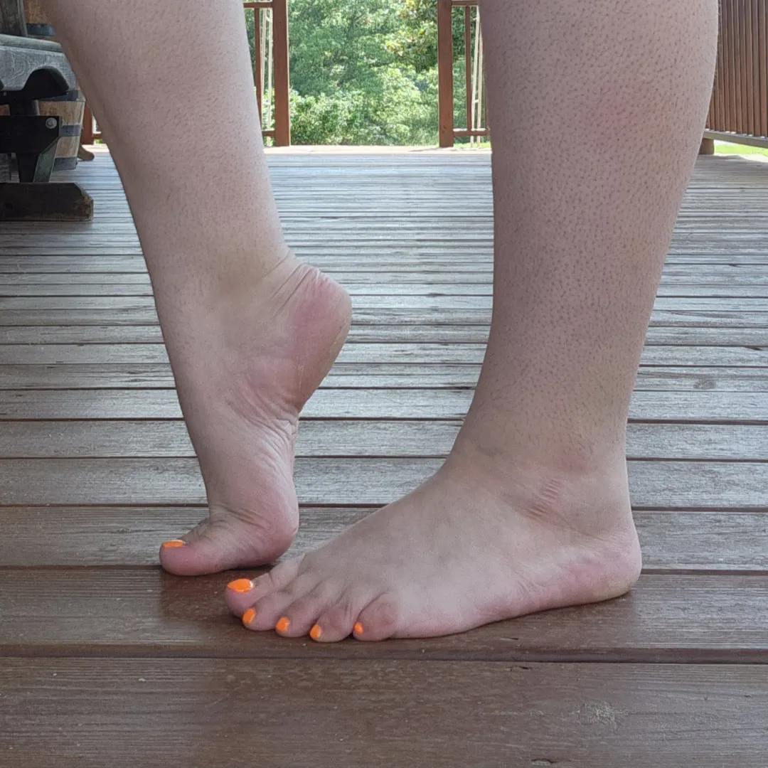 where my feet freaks at??