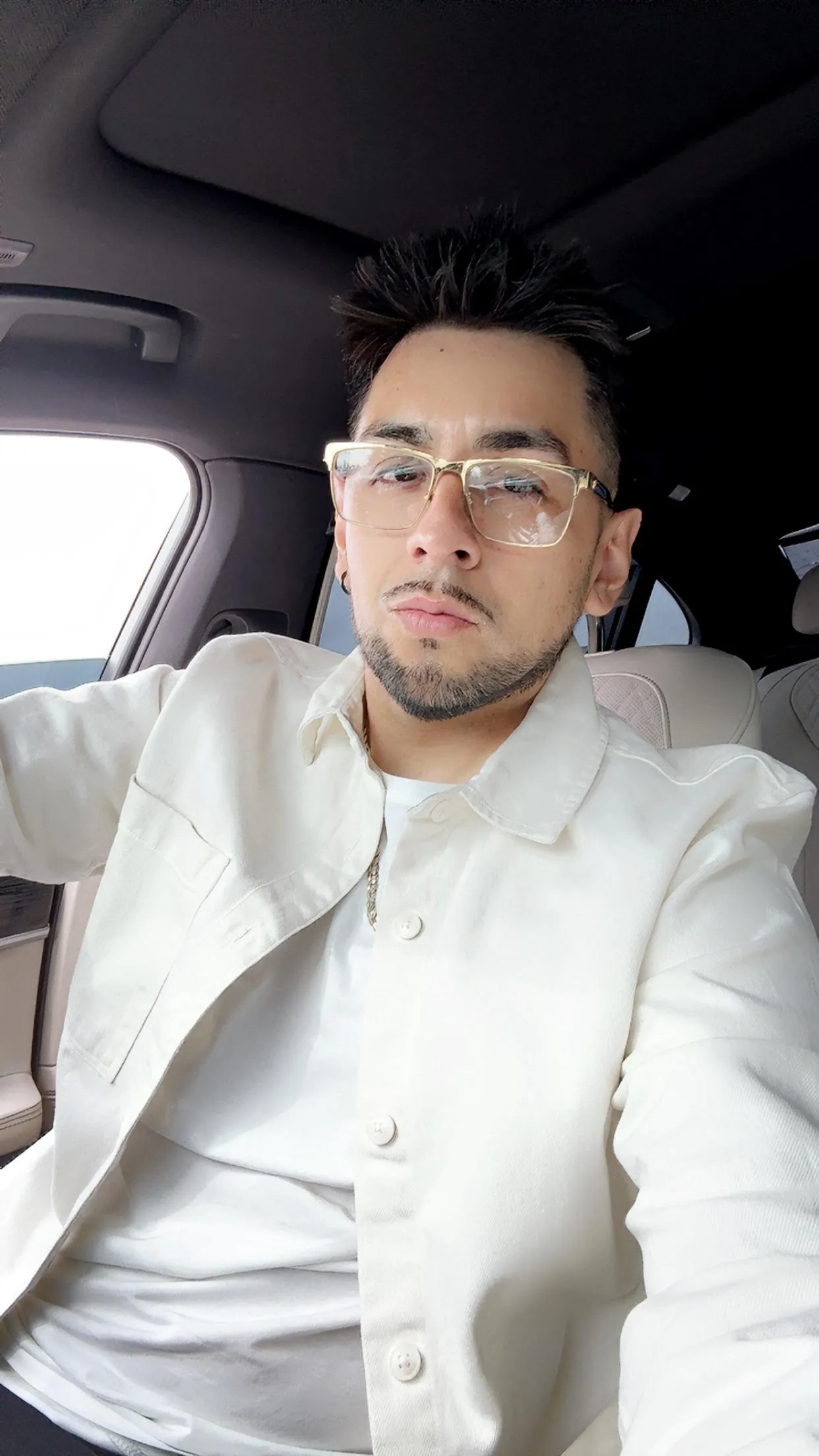 Any ladies or couples want to get into some fun tonight