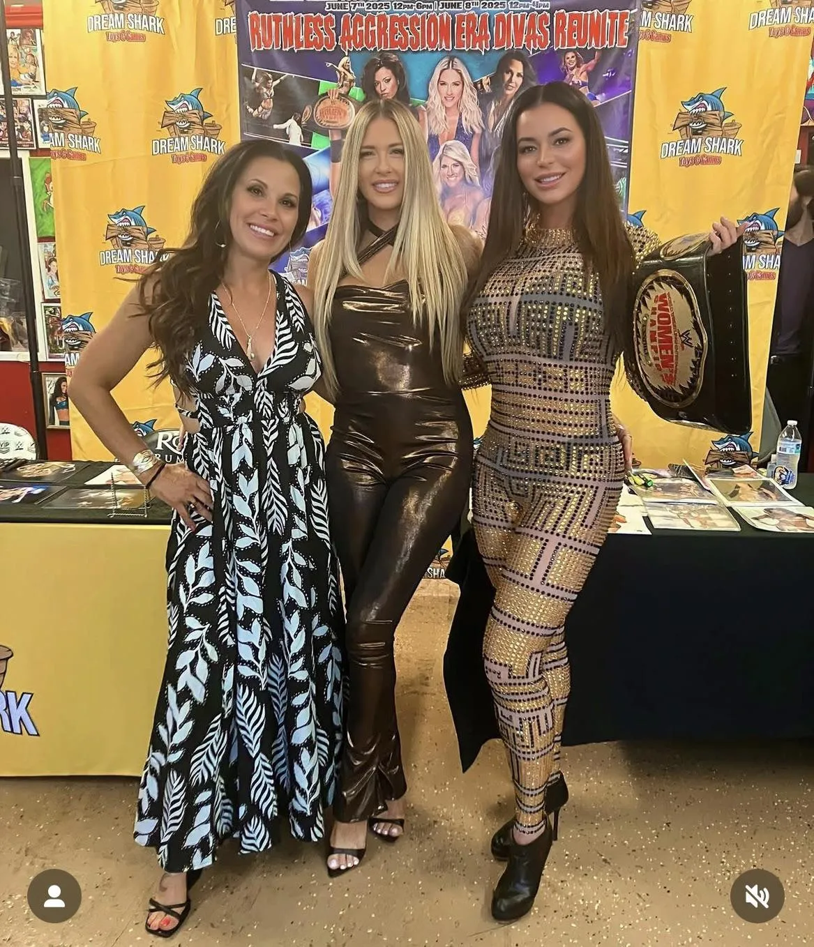 Candice with Kelly Kelly and Mickie James