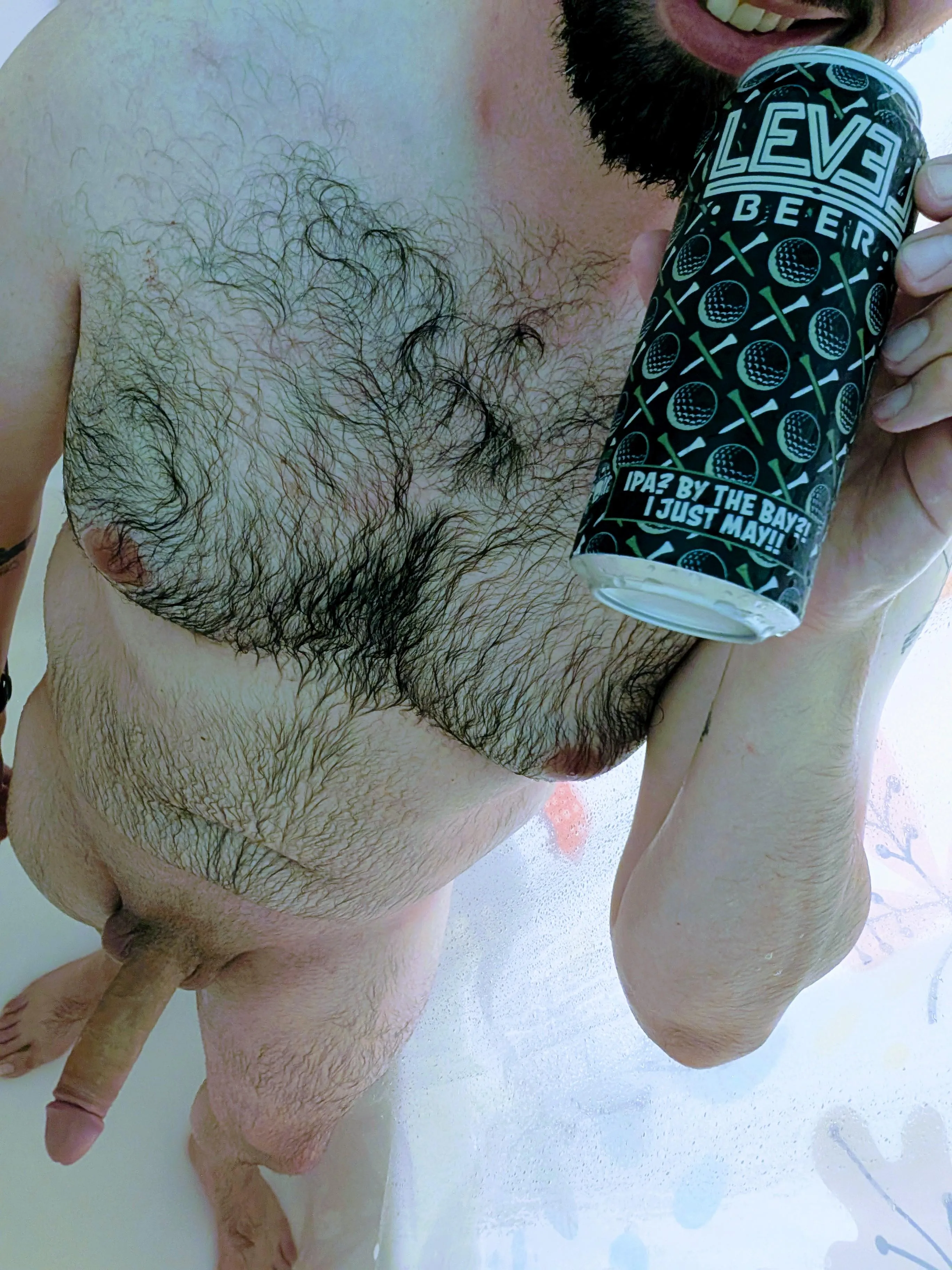 Cheers to the start of the week! Level Brewing - IPA? By the Bay? I just May!!