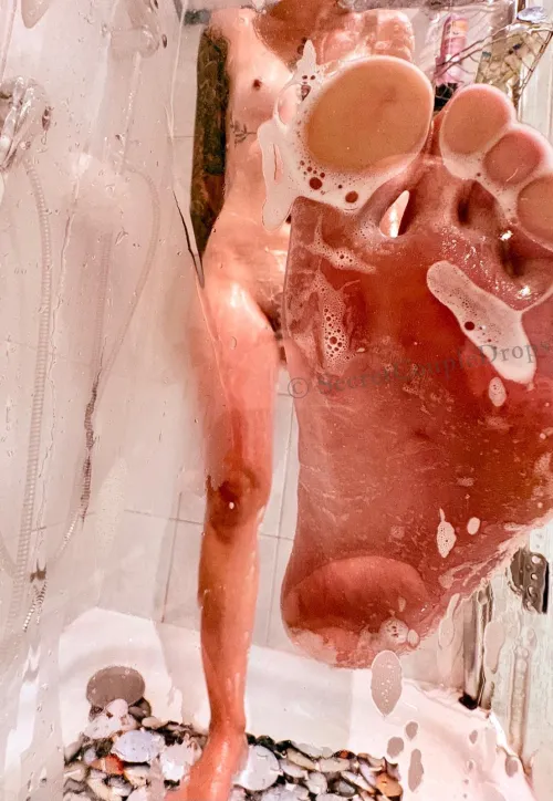 Come and take a shower with me! 💦🔥