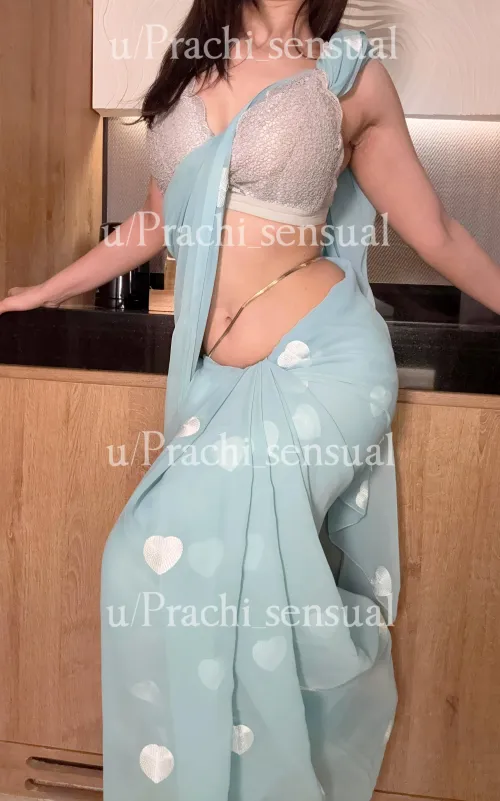 Don’t blame me if your imagination goes wild… this drape knows exactly what it’s doing 😏